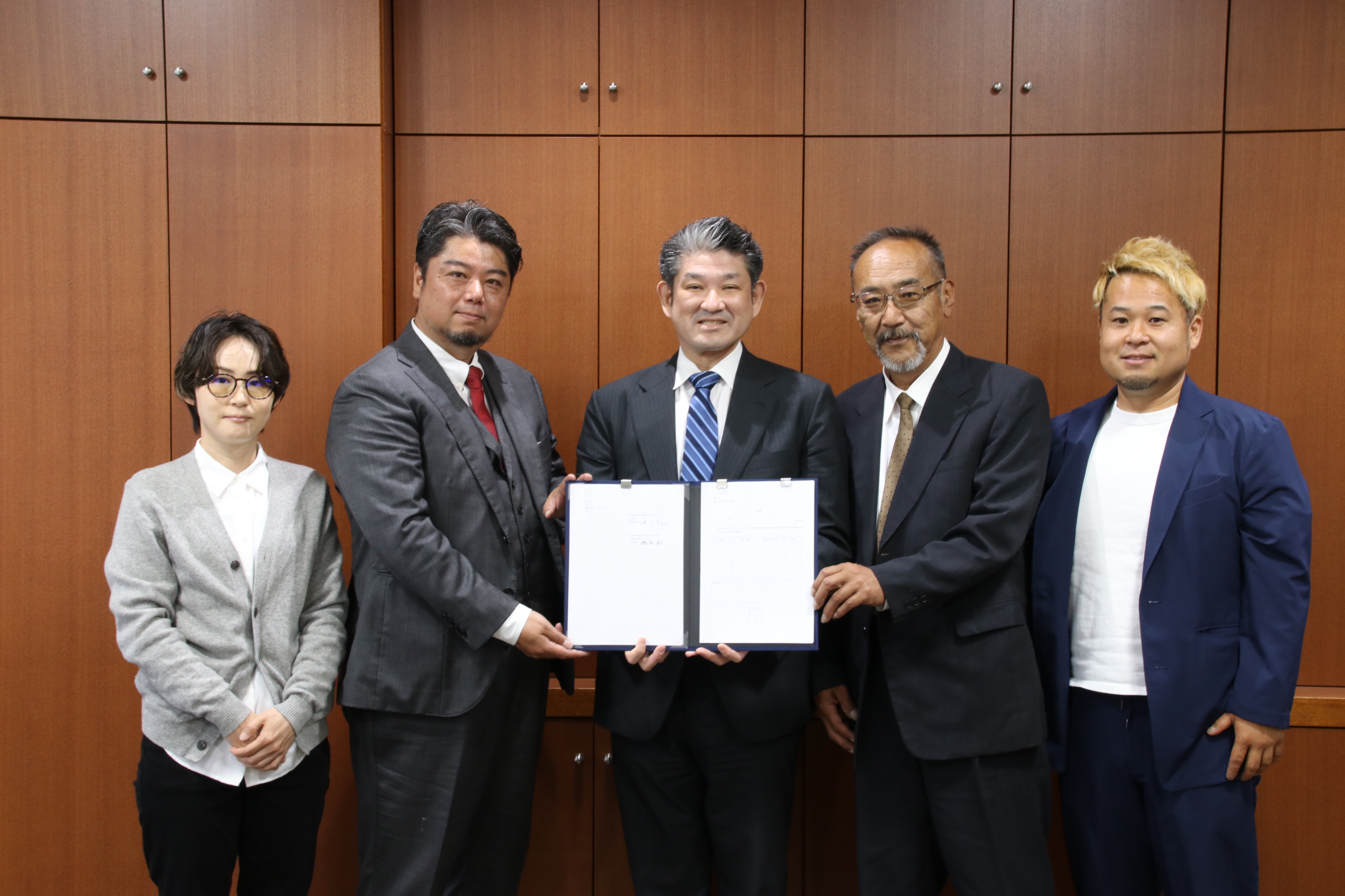 一般社団法人IDSとの「災害時等におけるキッチンカー等による物資の供給等に関する協定」締結式
