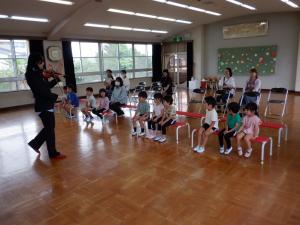 佐保幼　バイオリン演奏