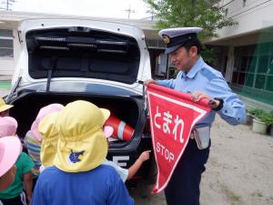 佐保幼　パトカー見学