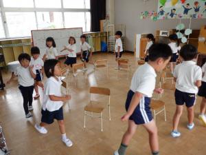 佐保幼　椅子取りゲーム