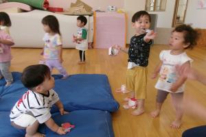 1歳　虫さがし