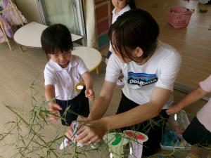 笹に飾り付ける