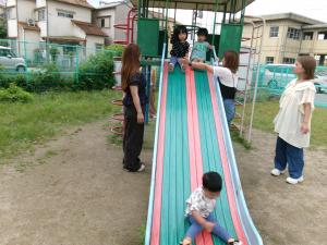 2歳児クラス　滑り台