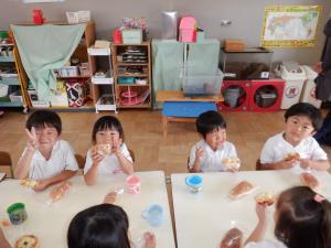佐保幼　パンの日　7月