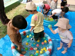 2歳児クラス　水遊び