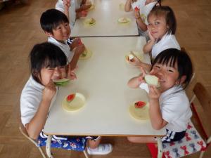 佐保幼　スイカ収穫4