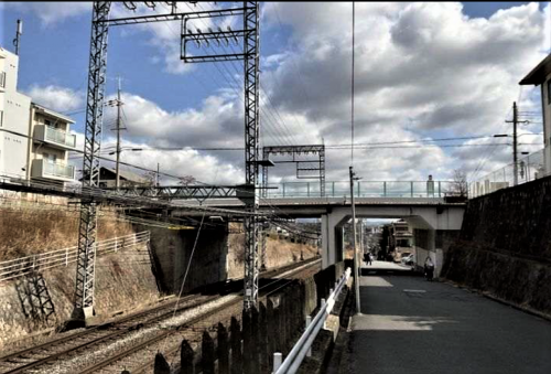 鳥見2号跨線橋