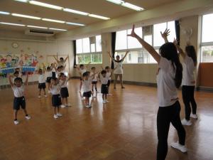 踊りの振り付け練習