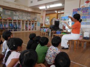 5歳児英語の絵本を読んでもらいました
