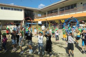 子どもたちが力を合わせてダンスをすることができました