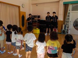 バレーボール選手が来園したところ