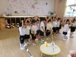 体でお月様を表現したよ