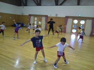 全身で揺れています