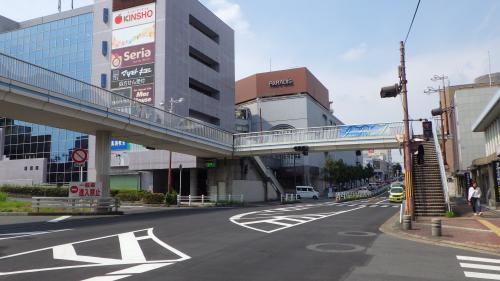 学園前北歩道橋を東側から見た写真