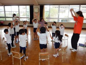 佐保幼　10月英語で遊ぼう