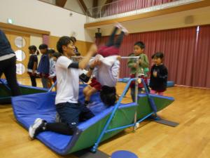 5歳児逆上がりに挑戦