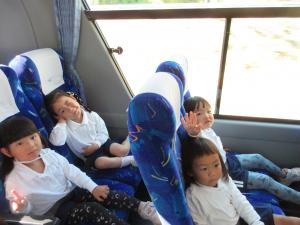 ももぐみ　行きのバスです