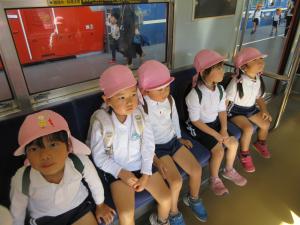 車内で座っています