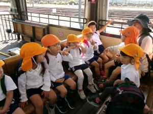 みかん　SLスチーム号に乗っています