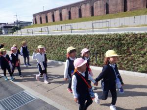 佐保幼　園外保育植村牧場