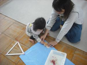 ミノムシをつくっているところ