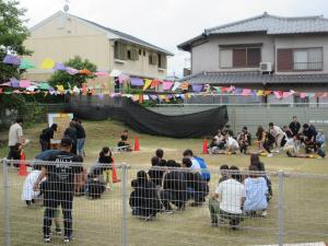 5歳児　親子競技をしているところ