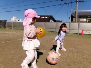 1歳ボール遊び