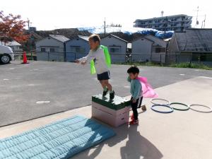 なりきって体を動かしています