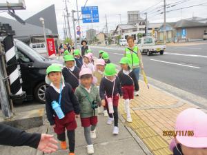 平城宮跡まで歩いています