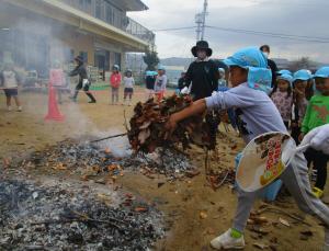 落ち葉入れ　うみ