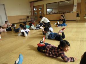 お腹を軸に回っています