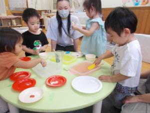 寒天遊びをしています