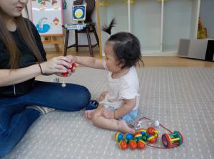 おもちゃで遊ぼう