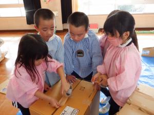 佐保幼　恐竜づくり2