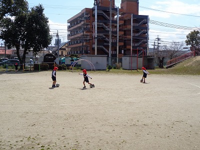 サッカー遊びの画像1