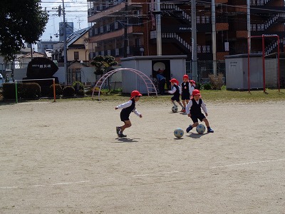 サッカー遊びの画像2