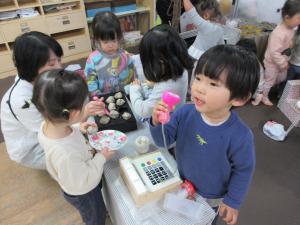 レジをしているところ