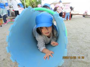 トンネルをくぐっているところ