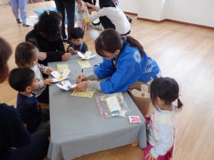 駒に名前を書いてもらいました