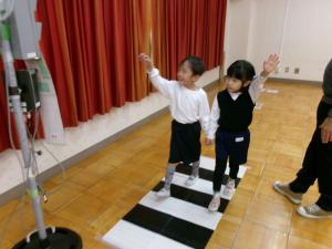 信号を確認して渡ろう