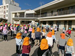 みんなで体操しています