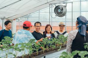 6FARMチームのフィールドワークの様子１