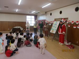 職員劇をみているところ