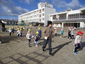 かけ足ひまわり組