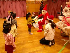 3歳児サンタさんありがとう