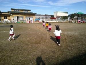 3歳児サンタさんのそりの跡