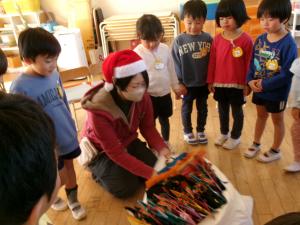 ひまわり組みんなのカバンが入ってたよ