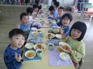 4歳児給食食べたよ