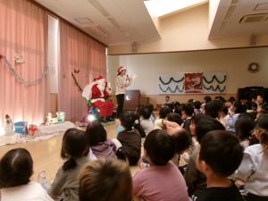 みかんぐみ　サンタの話を聞いてます