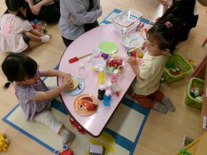 1歳児　おままごと遊び